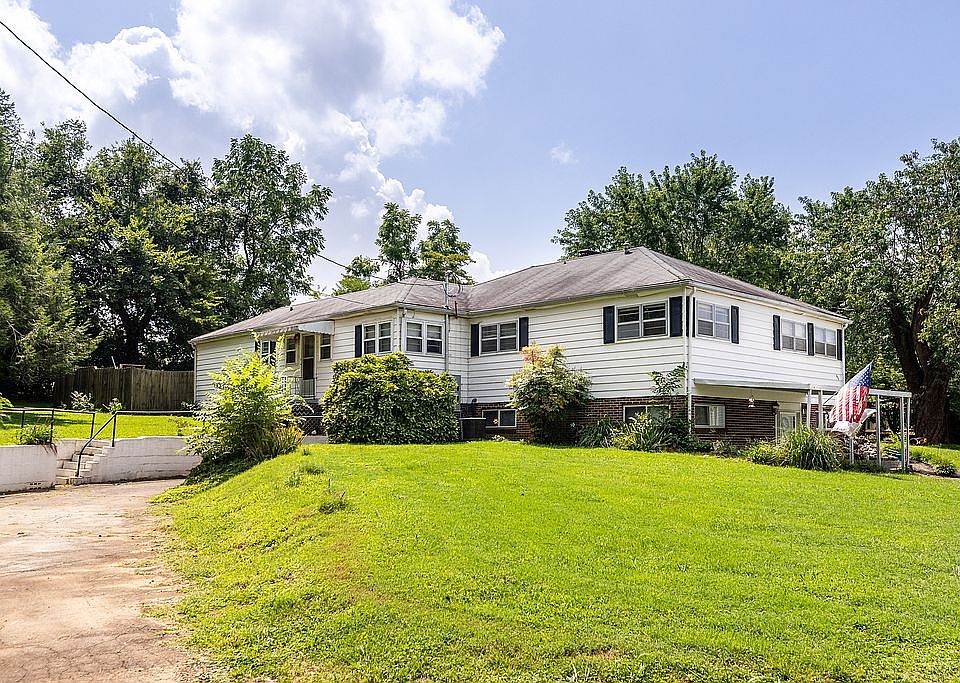 1st image of 111 Bogart Ln