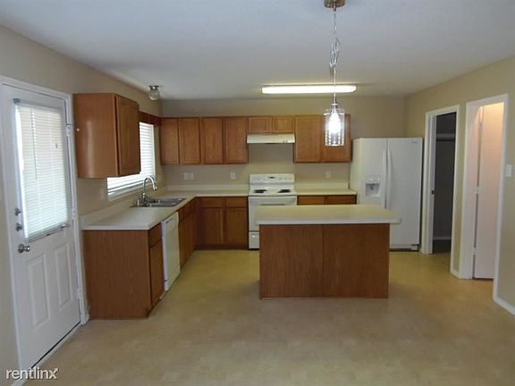 3rd image of 3700 Gannet Dr