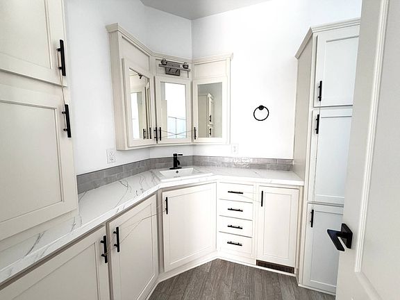 5th image of 4700 E Main St #858