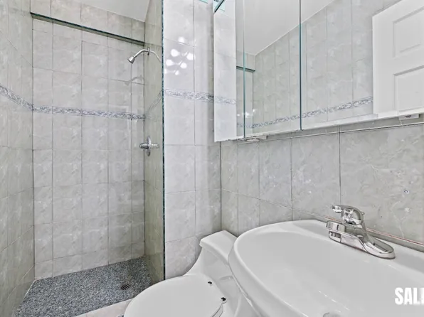 138-10 Franklin Avenue image 11 of 20