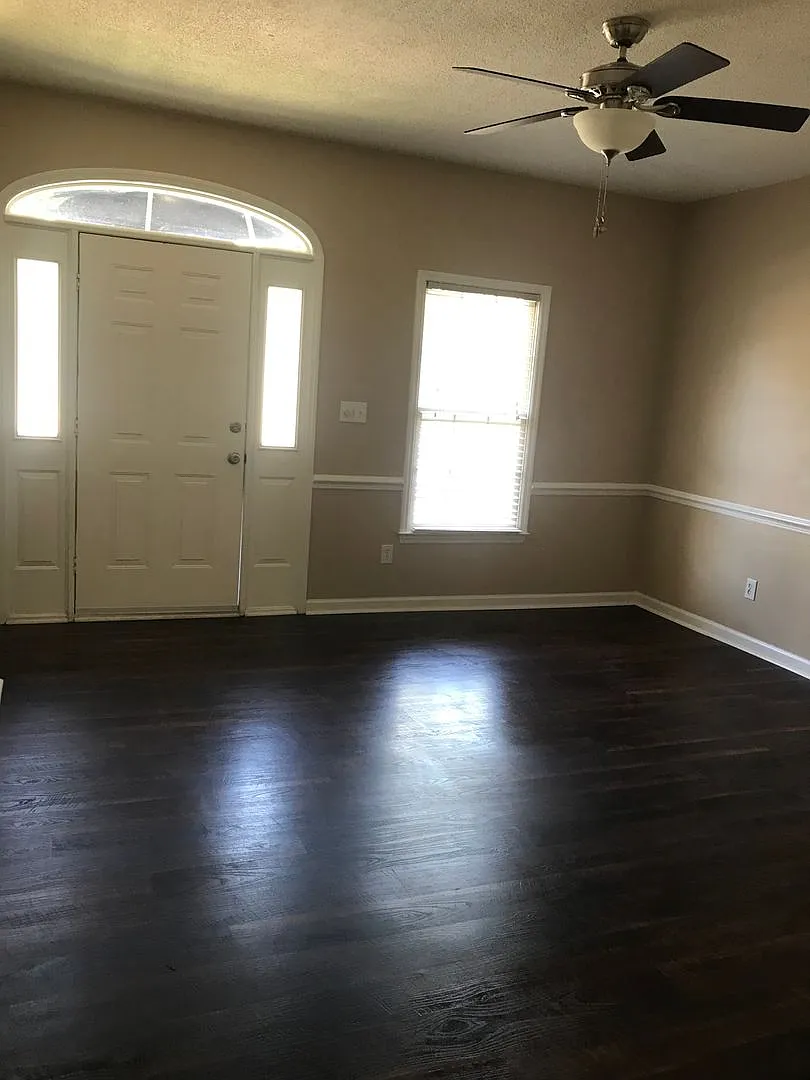 Building Photo - 152 Rollingwood Dr