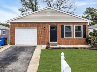 15 Roxton Place, Toms River, NJ 08757