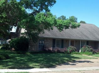 424 Highland Dr, Bossier City, LA 71111