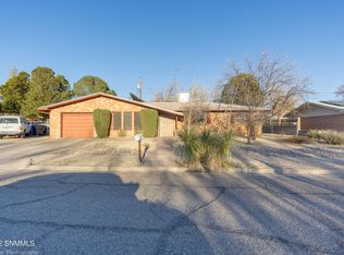 1995 Thomas Dr, Las Cruces, NM 88001