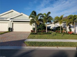 14720 Edgewater Cir, Naples, FL 34114