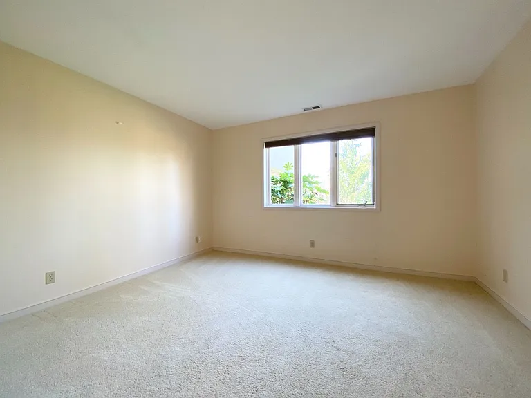 16558 SE 58th Pl — Photo 23