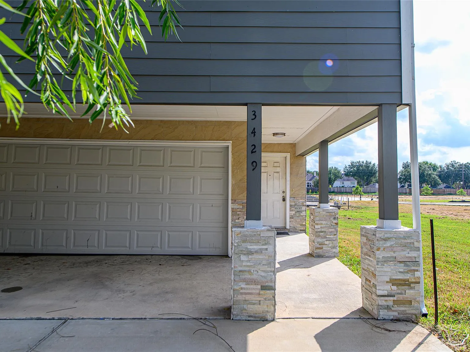 4 bed, 2.5 bath, 1752 sqft, $1,950 — Photo 2