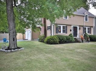 7 Hampton Rd, Stoneham, MA 02180