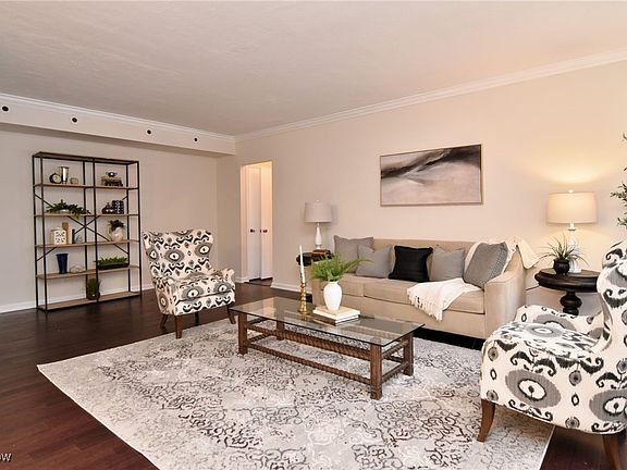 3rd image of 19015 Van Aken Blvd APT 409