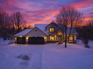 518 Pamela Ln, Hudson, WI 54016