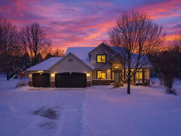 518 Pamela Ln, Hudson, WI 54016