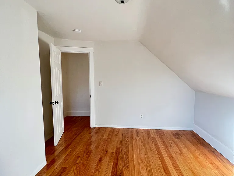 27 Barry St #2R — Photo 17