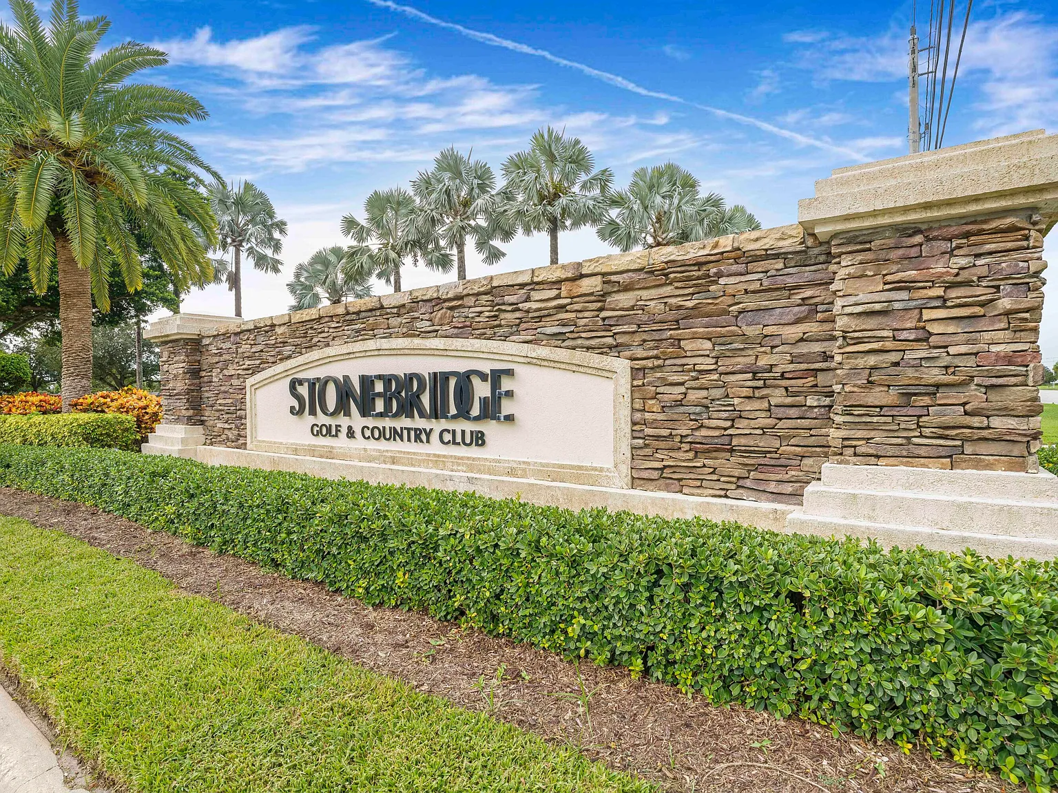 4 bed, 3.0 bath, 2540 sqft, $8,500 — Photo 2