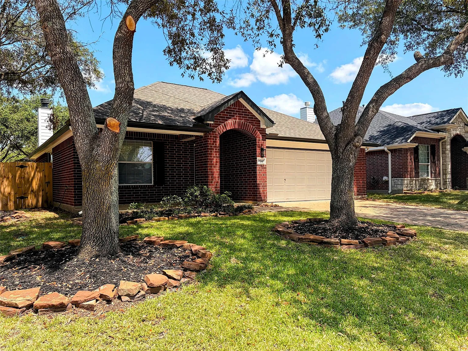 3 bed, 1469 sqft, $2,350 — Photo 3
