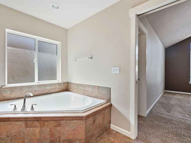 4335 17th Way NE — Photo 29