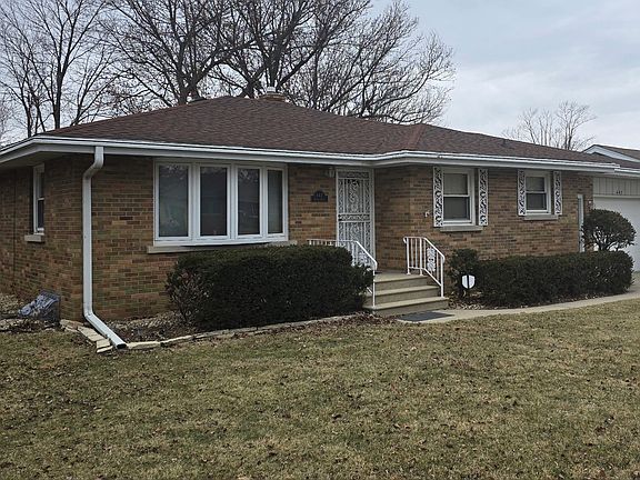 3rd image of 447 Dennis Ave