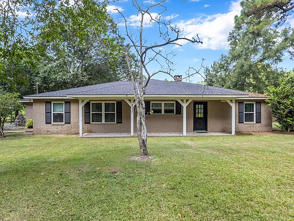 2nd image of 4037 Forest Hills Ln