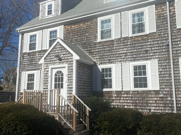 6 Ropewalk Ct APT 2, Plymouth, MA 02360