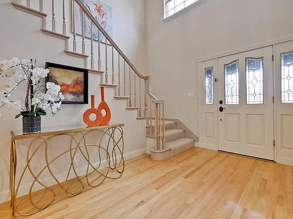 4th image of 14904 Leigh Ave