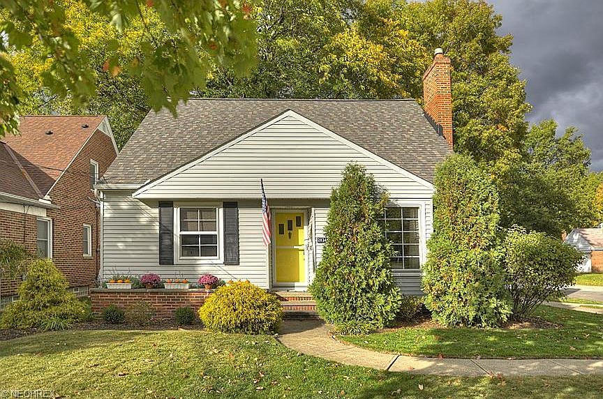 1st image of 21340 Cromwell Ave