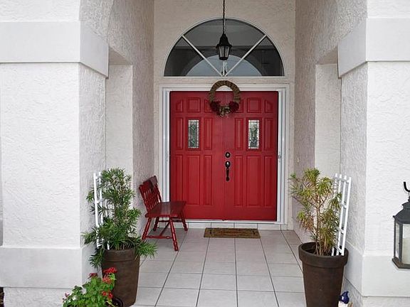 3rd image of 1 Broadmoor Ln
