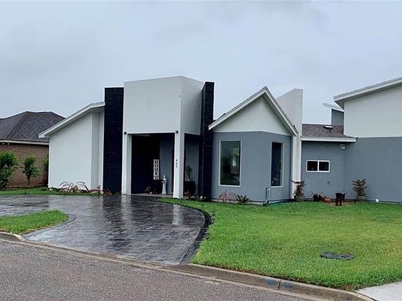 3rd image of 800 New Orleans Cir
