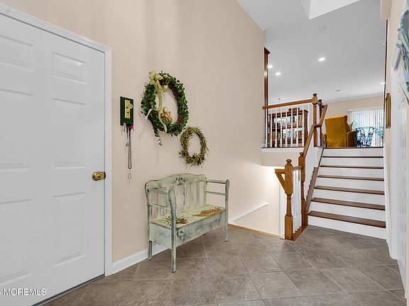 5th image of 77 Windward Drive