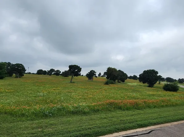 6301 N Aberdeen Dr, Cleburne, TX 76033