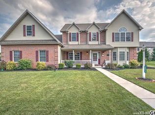 106 Lori Ln, Boiling Springs, PA 17007