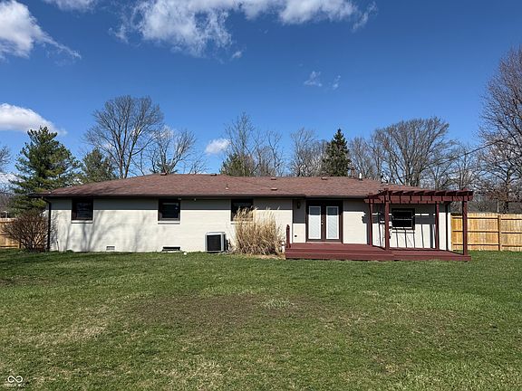 3rd image of 905 White Dr
