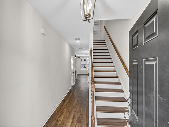 5th image of 119 Brighton Ln