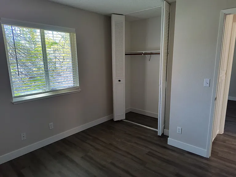 6805 Castillo Ct — Photo 26