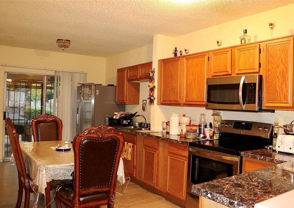 1st image of 904 Brae Loch Dr