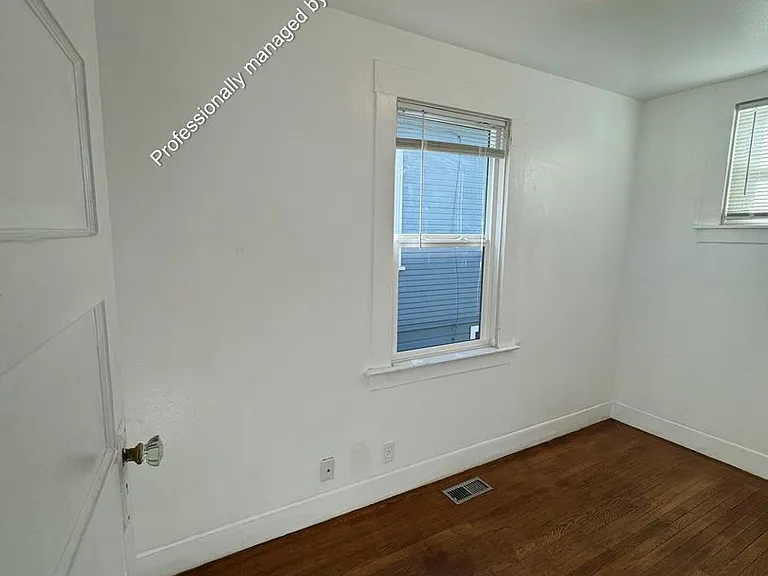 6525 Herzog St — Photo 11