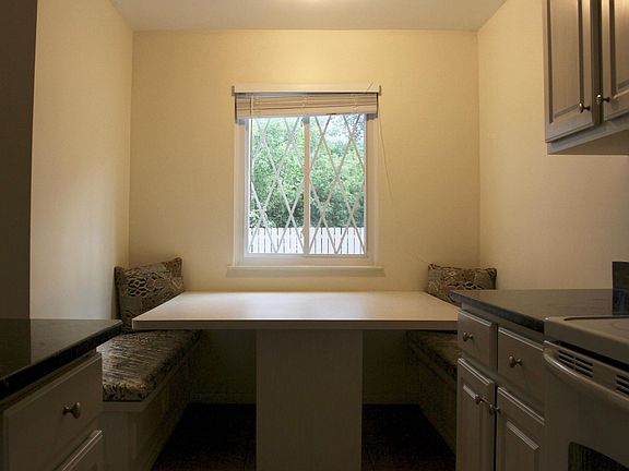 3rd image of 929 Kirts Blvd
