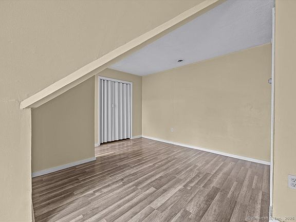 4th image of 133 Davenport Ave APT 3A
