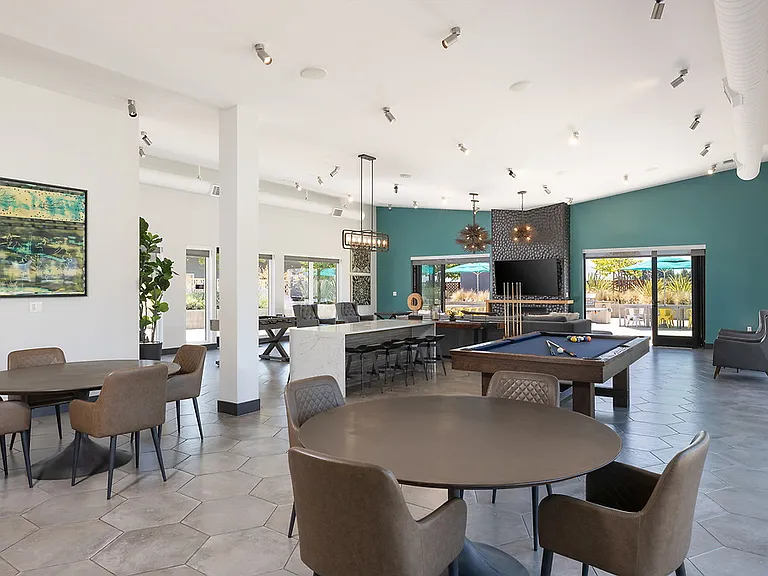 Mylo Santa Clara — Photo 37