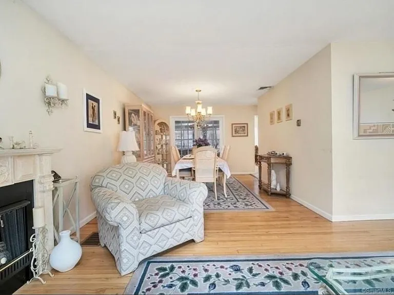 13 River Rd #1 — Photo 2