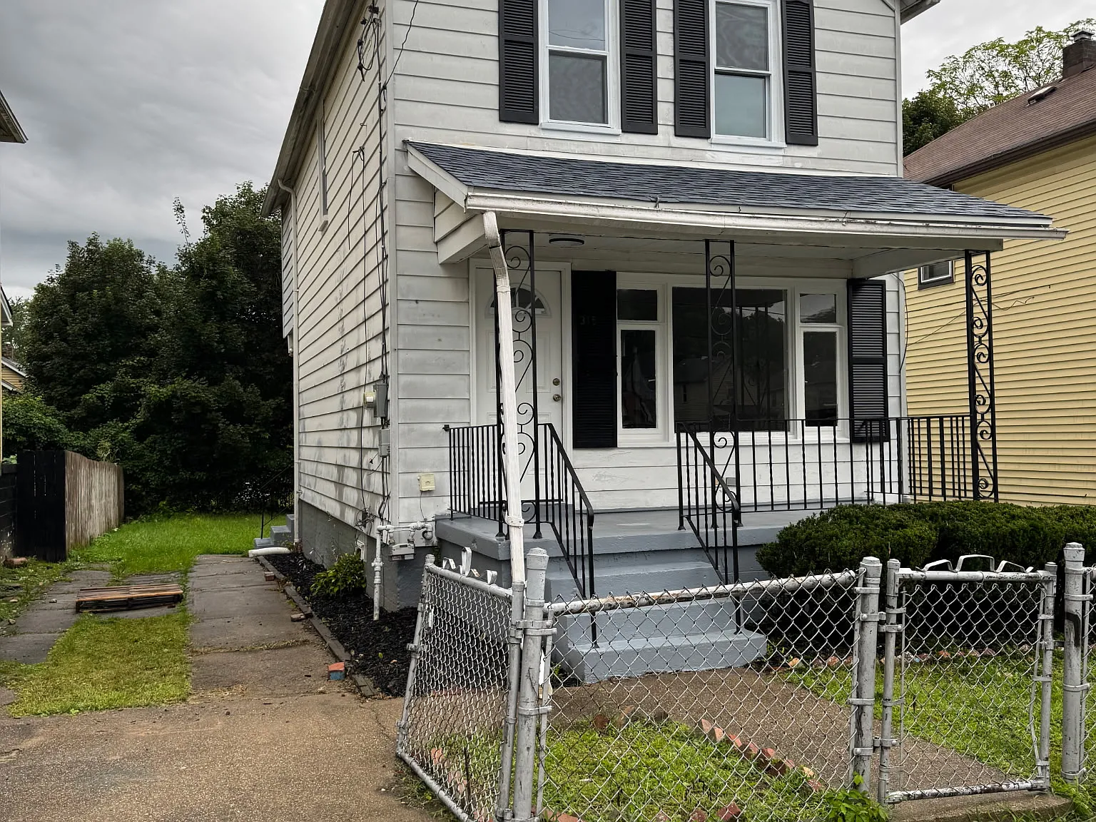 2 bed, 1.5 bath, 992 sqft, $1,150 — Photo 1