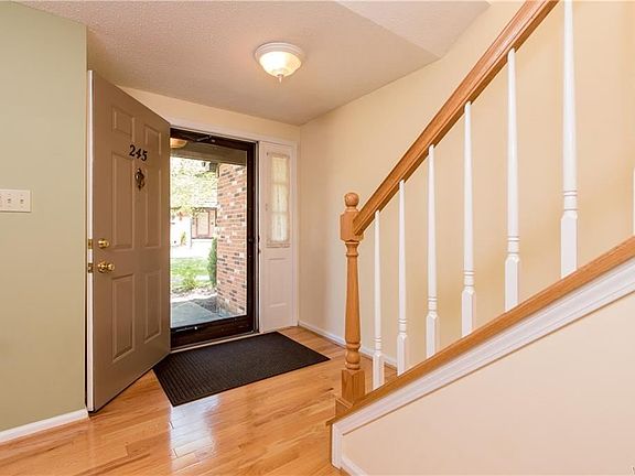 2nd image of 245 Wedgewood Dr
