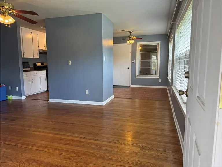 408 Brookside Dr W — Photo 5
