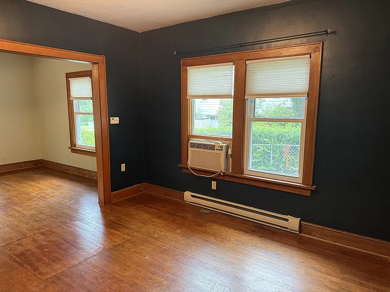 517 E Linn St — Photo 31