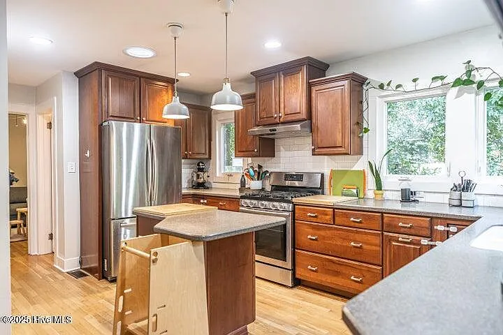 420 E Indiana Ave — Photo 8