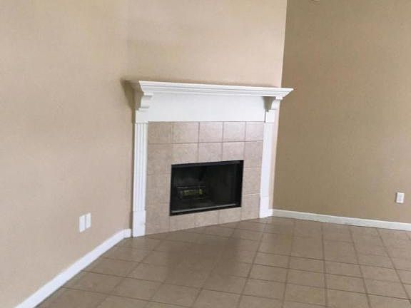 2nd image of 2773 Waverly Dr
