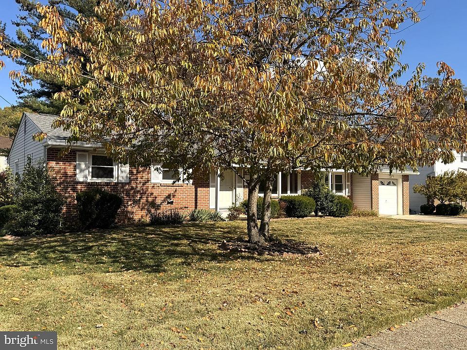 1st image of 16 Dewberry Dr