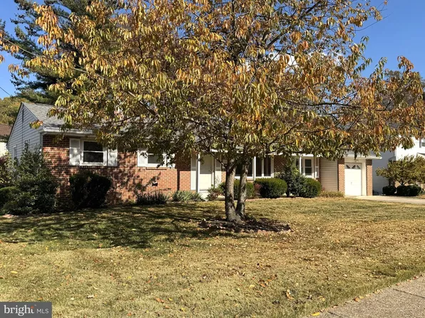 16 Dewberry Dr, Trenton, NJ 08610