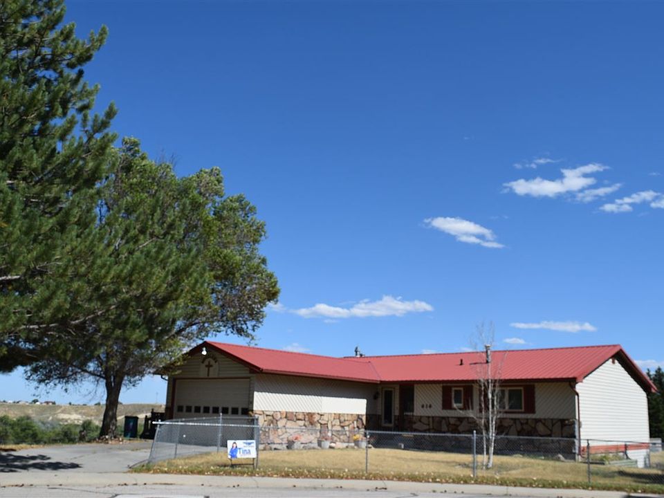 1st image of 616 Arapaho Trl
