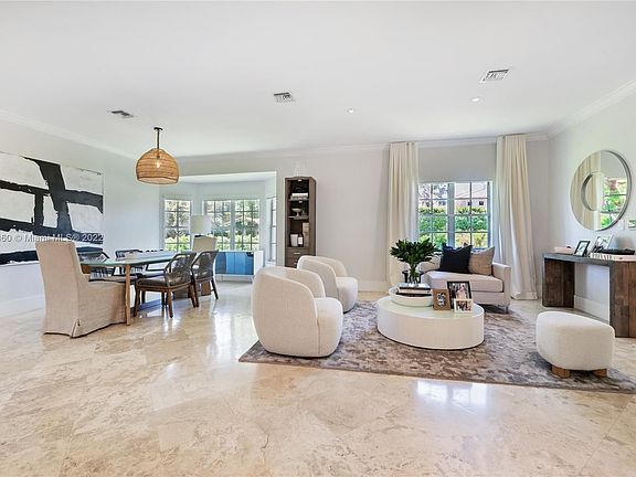 3rd image of 289 Las Brisas Ct