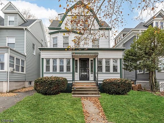 4th image of 181 Greenwood Ave