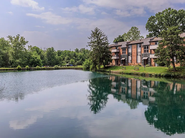 LakeHouse at Florence Apartments — Photo 8